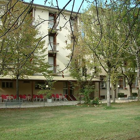 צ'סנטיקו Hotel Rio מראה חיצוני תמונה